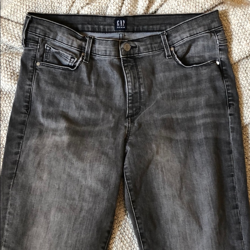 GAP grey true skinny Jeans. 33R